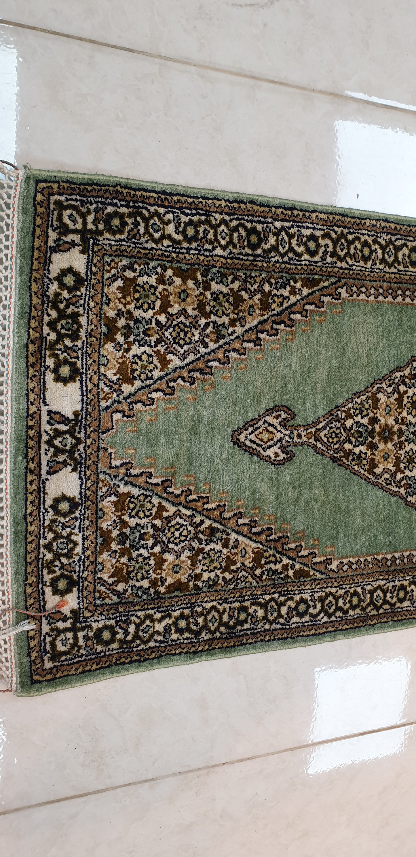 exquisite Hand-Knotted All Silk Kashmir Carpet - 129 x 40 cm (Approx. 4.2 x 1.3 Ft)