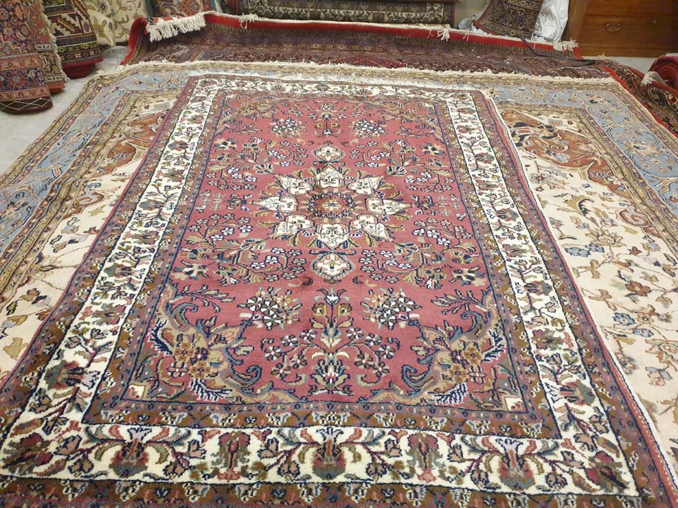 Elegant Hand-Knotted Indo-Persian Area Carpet - 6 x 4 Feet