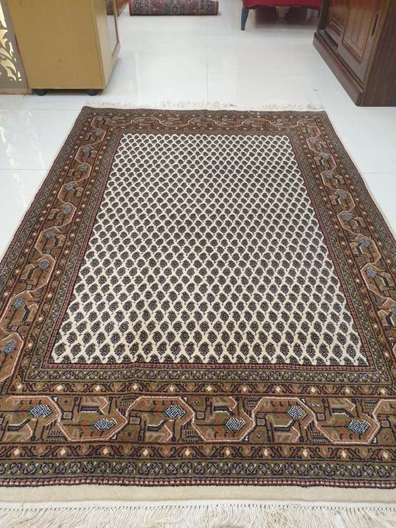 Exquisite Hand-Knotted Indo-Persian Mir Design Area Carpet - 6 x 4 Feet