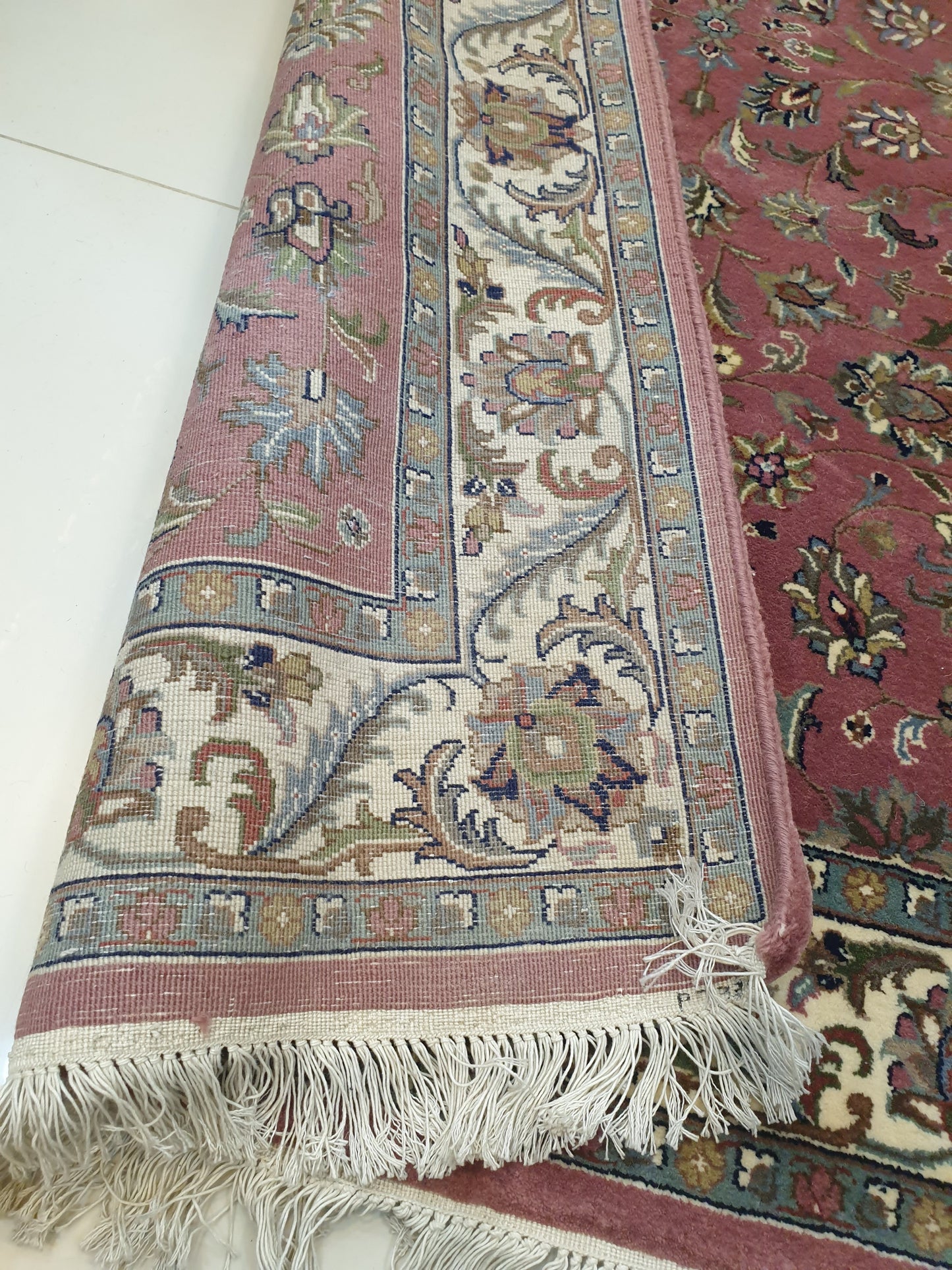 Exquisite 13'1" x 3'9" Hand-Knotted Runner - A Masterpiece of Pakistani Weaving