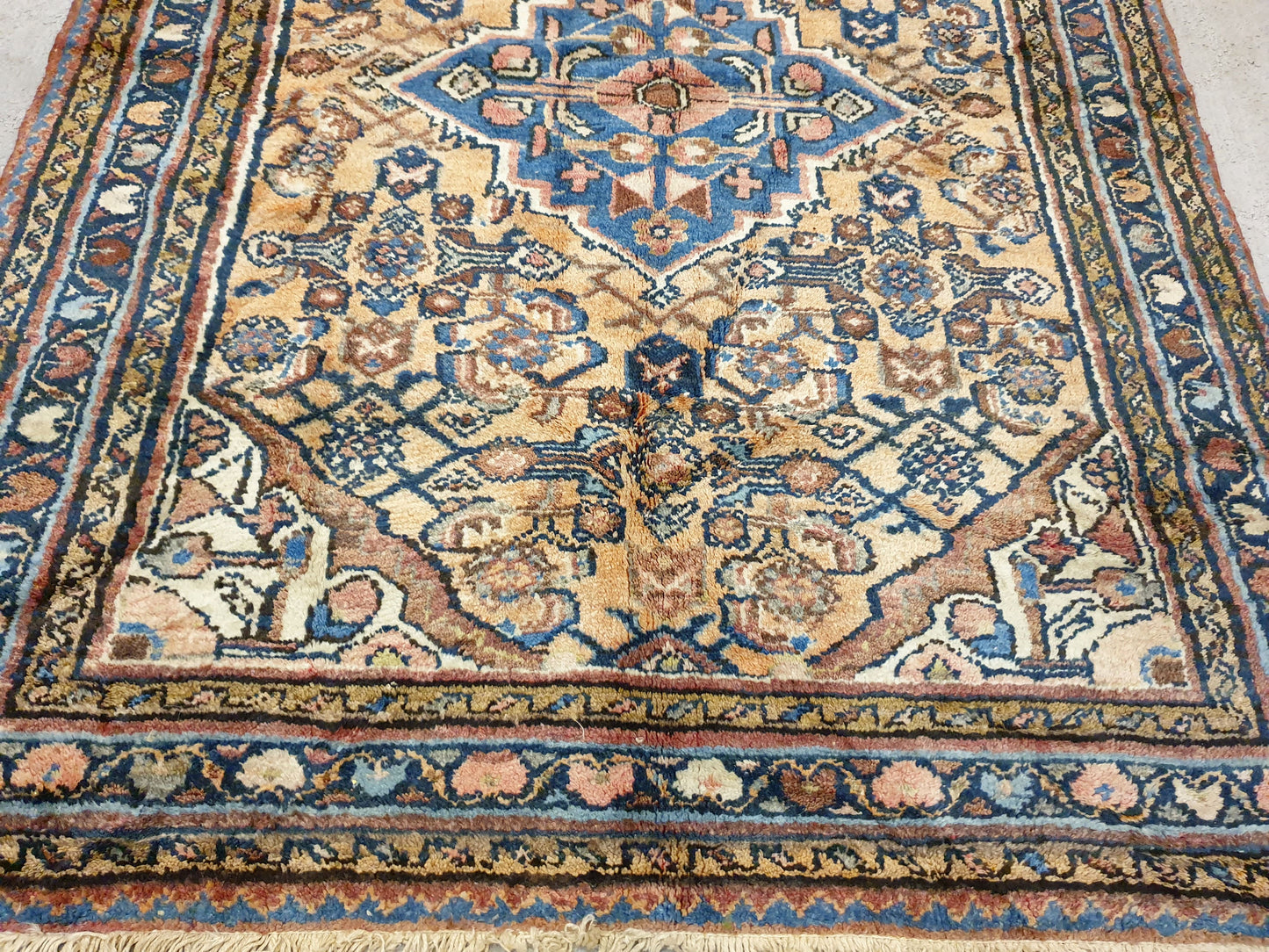 Vintage Hand-Knotted Heriz Style Oriental Rug - 3 x 5 Feet
