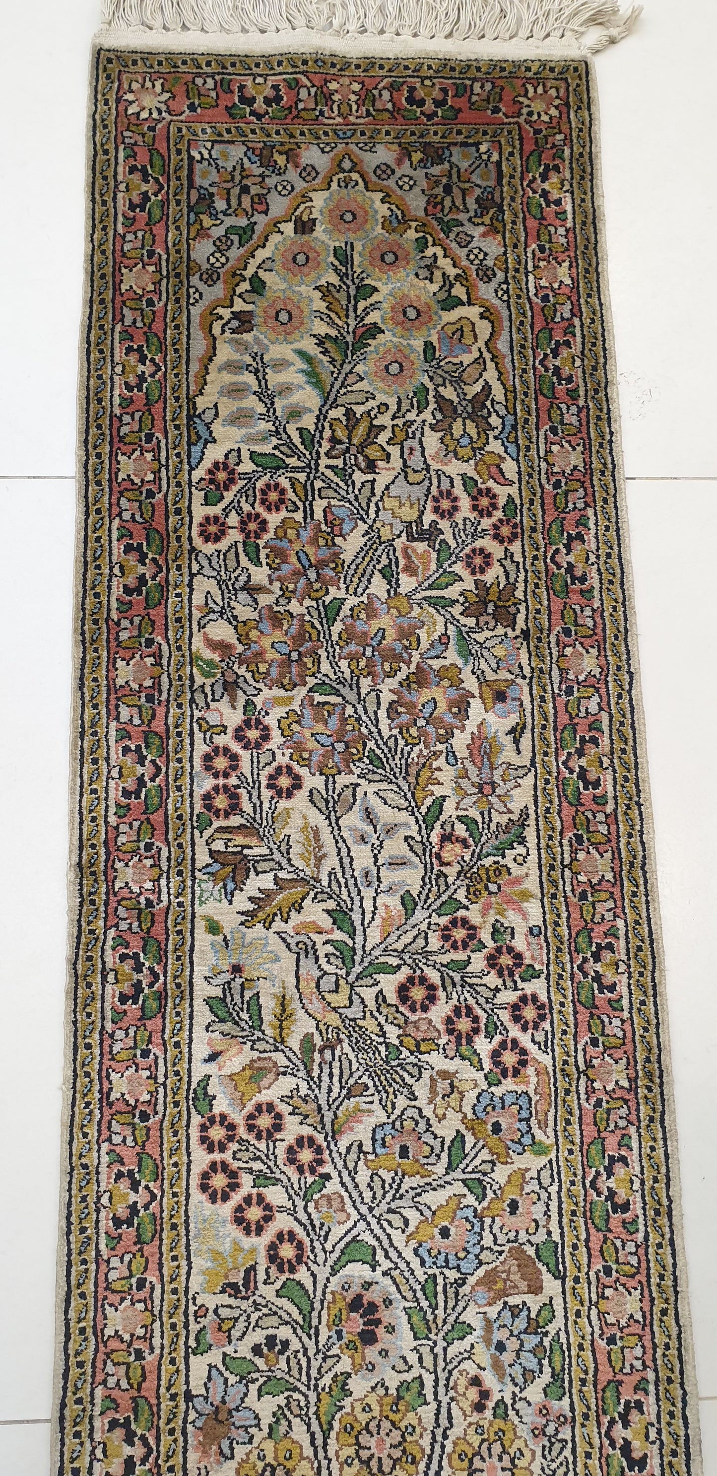 Exquisite Fine Quality Hand-Knotted Silk & Wool Masterpiece Carpet - 4 x 1.5 Feet