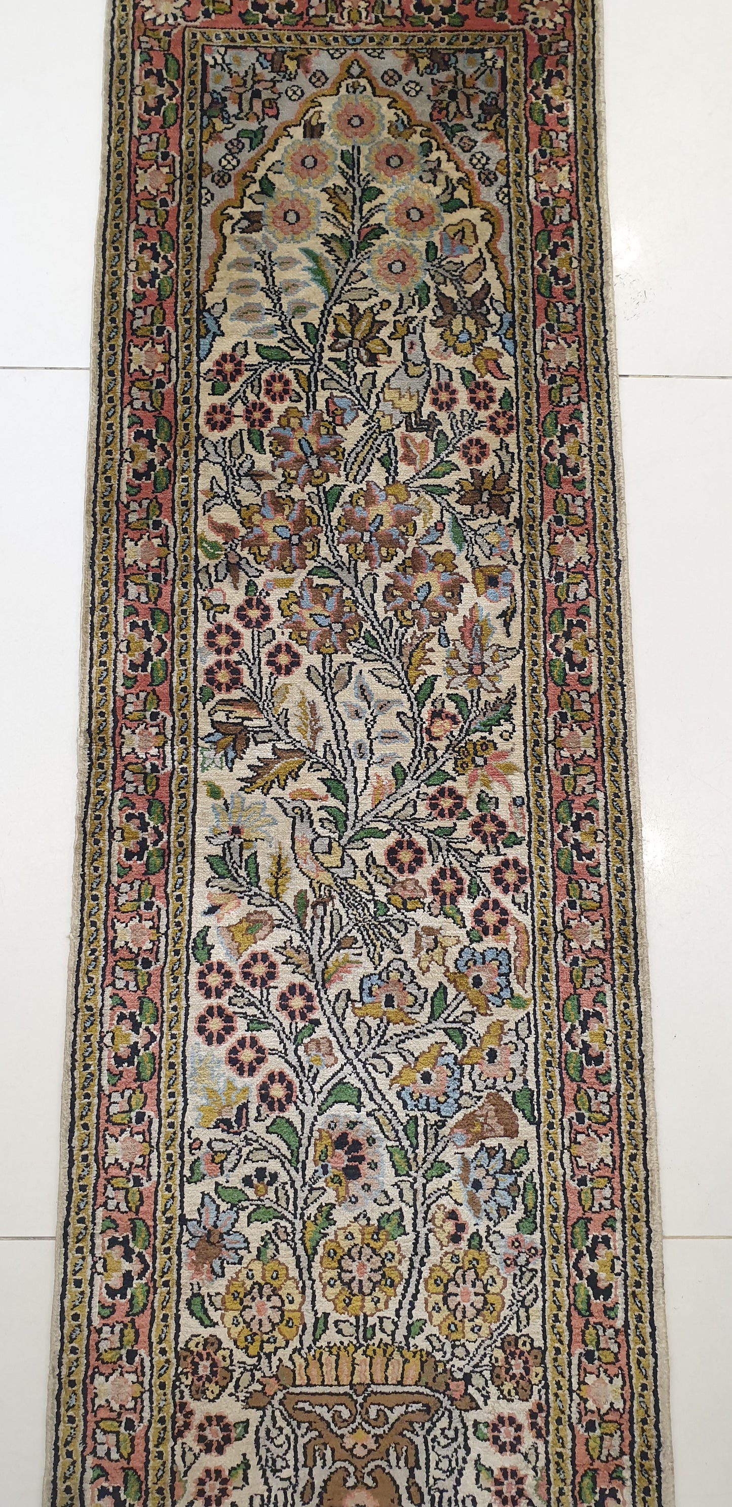 Exquisite Fine Quality Hand-Knotted Silk & Wool Masterpiece Carpet - 4 x 1.5 Feet