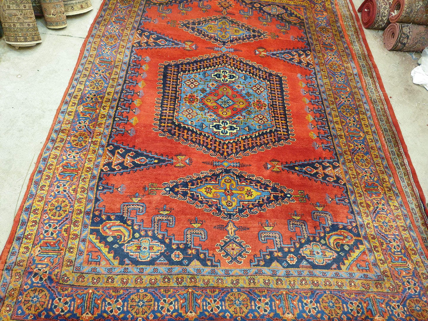 Magnificent Hand-Knotted Persian Wiz Carpet - 6 x 9 Feet