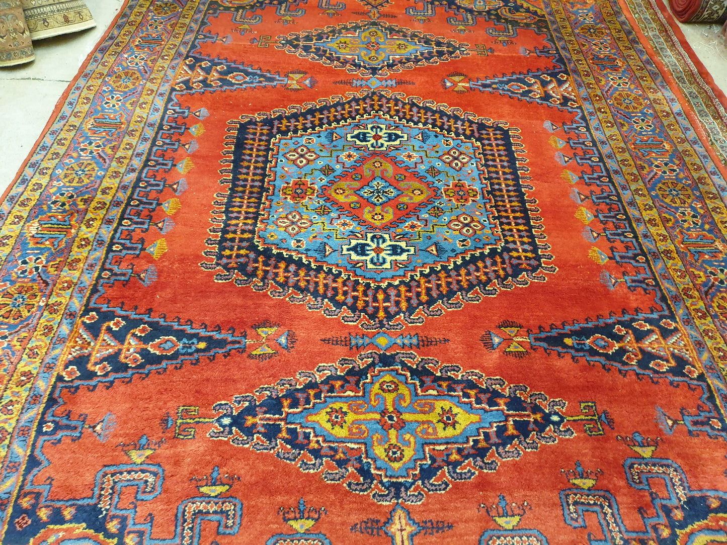 Magnificent Hand-Knotted Persian Wiz Carpet - 6 x 9 Feet