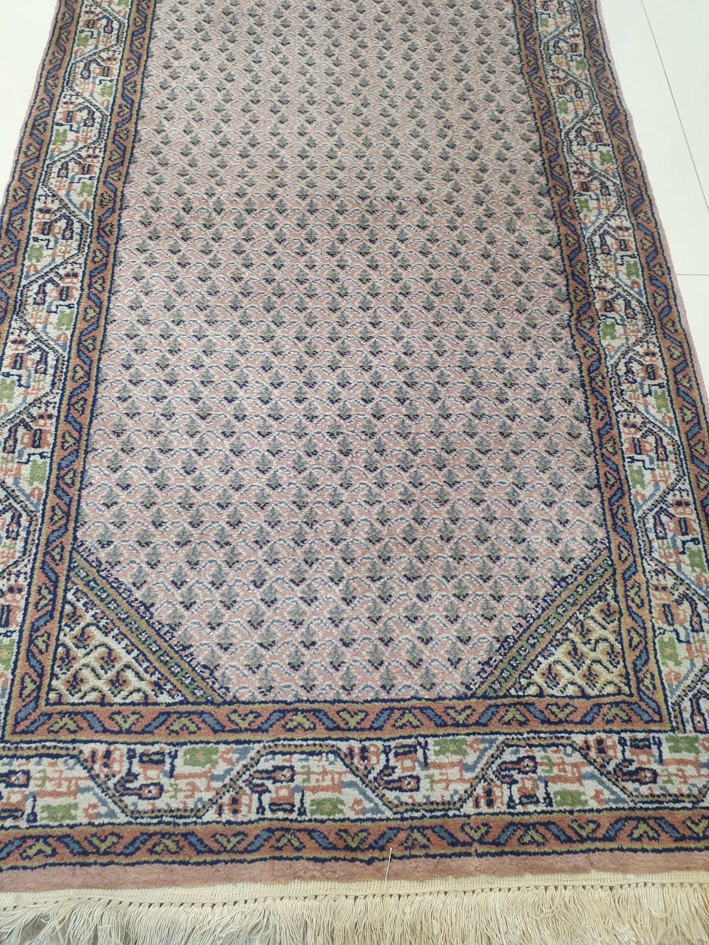 Elegant 9' x 2'5" Indo-Persian Hand-Knotted Runner - Classic Charm for Your Home