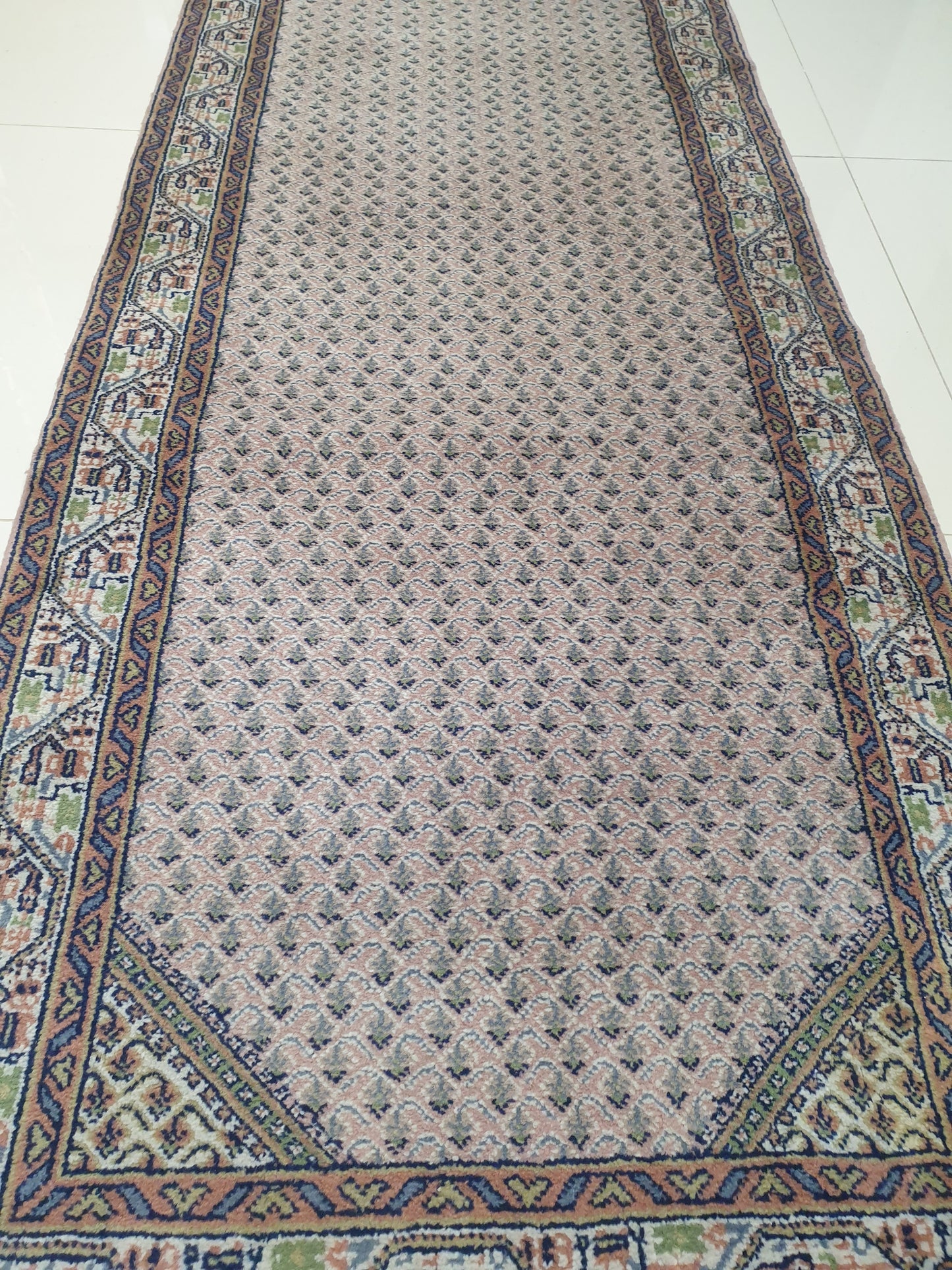 Elegant 9' x 2'5" Indo-Persian Hand-Knotted Runner - Classic Charm for Your Home
