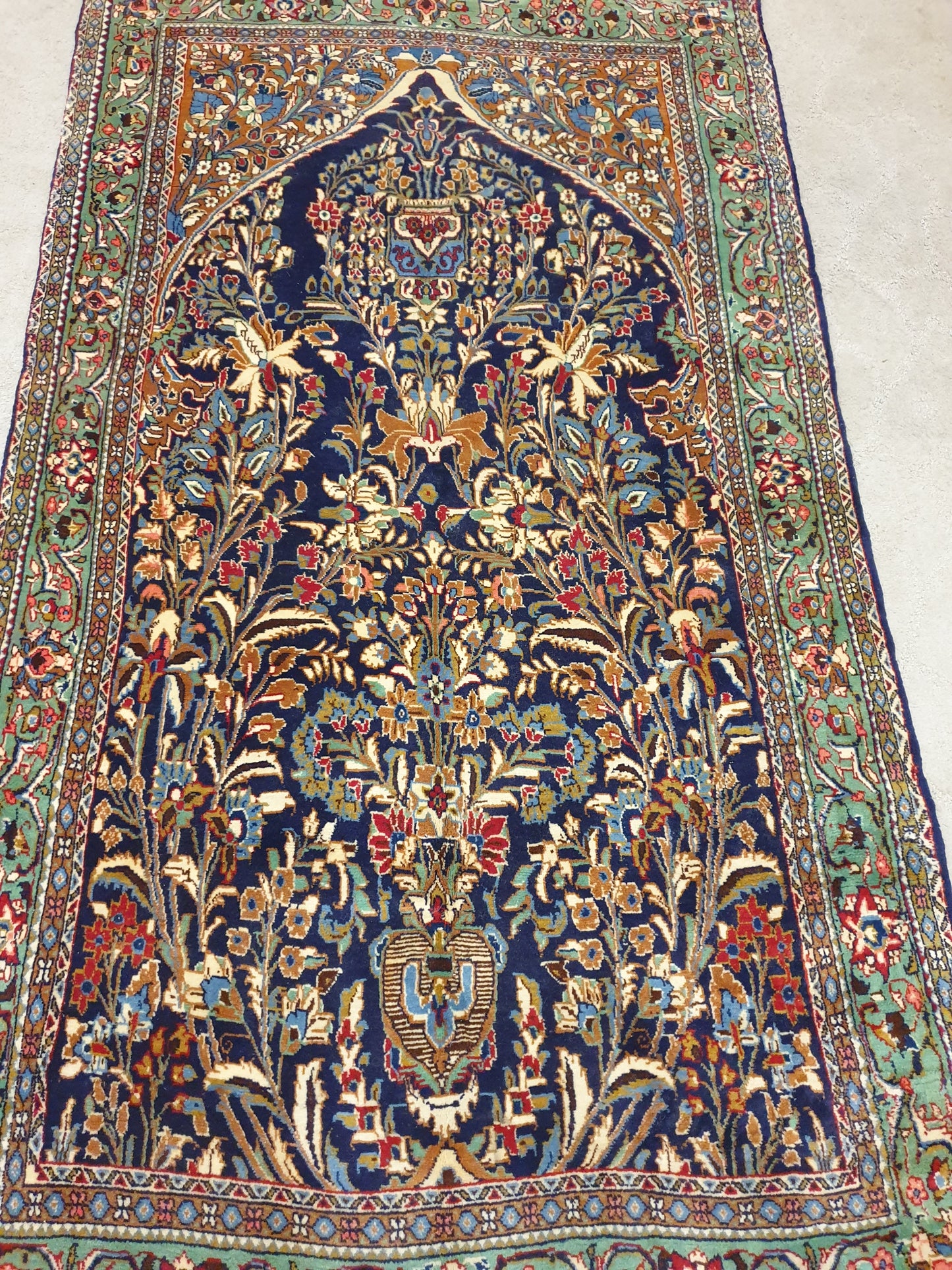 Oriental Handmade Authentic Carpet: Ghoum Tree of Life (5.5 x 3.3 ft)
