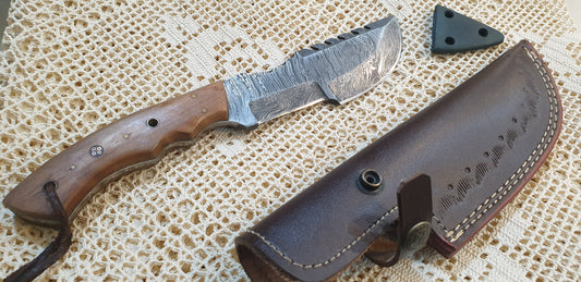 Exquisite Handcrafted Damascus Knife - A Masterpiece from Sialkot, Pakistan