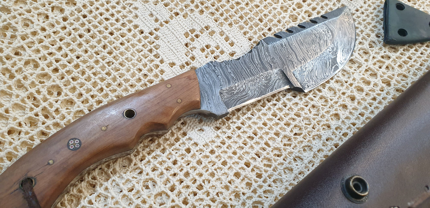Exquisite Handcrafted Damascus Knife - A Masterpiece from Sialkot, Pakistan