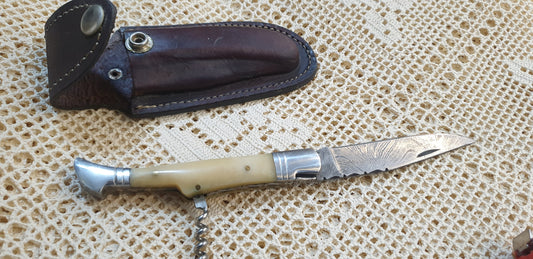 Masterfully Handcrafted Foldable Damascus Knife with Integrated Corkscrew - A Blend of Elegance and Utility
