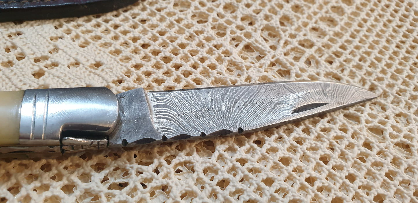 Masterfully Handcrafted Foldable Damascus Knife with Integrated Corkscrew - A Blend of Elegance and Utility