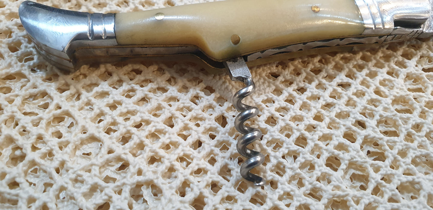 Masterfully Handcrafted Foldable Damascus Knife with Integrated Corkscrew - A Blend of Elegance and Utility