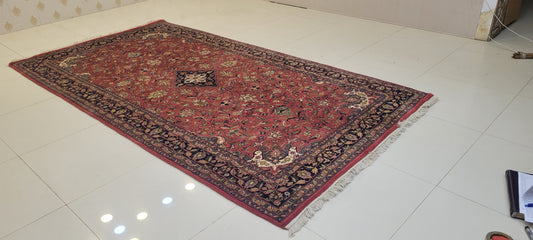 Discover Timeless Elegance: Fine Quality Indo-Persian Kashan Design Carpet - 9.5 x 5 Feet
