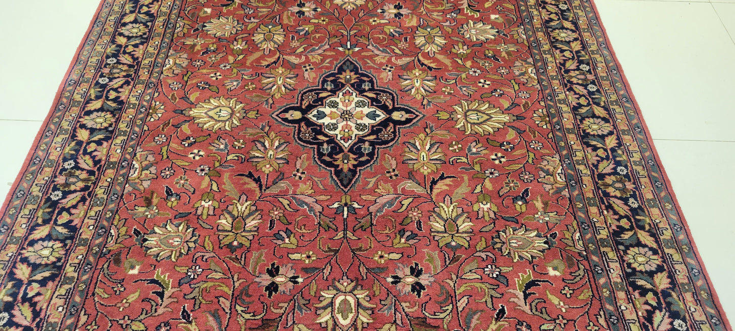 Discover Timeless Elegance: Fine Quality Indo-Persian Kashan Design Carpet - 9.5 x 5 Feet