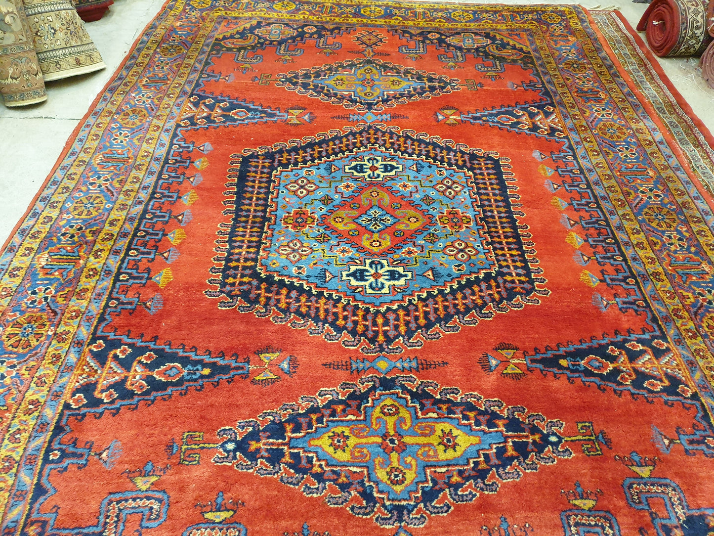 Magnificent Hand-Knotted Persian Wiz Carpet - 6 x 9 Feet