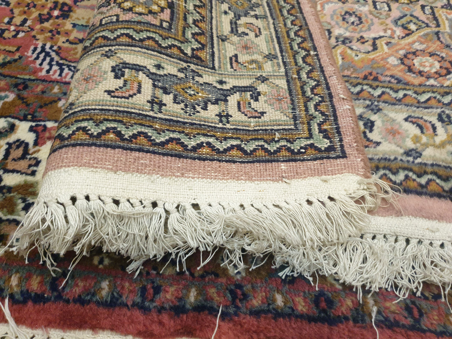 Elegant 5' x 3.4' Hand-Knotted Indo-Persian Carpet.
